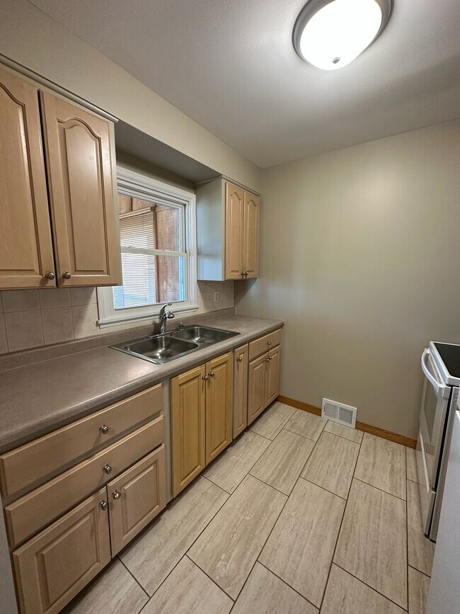 Foto del edificio - 1430 Staub Ct NE