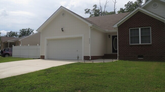 Foto del edificio - 6636 Old Zion Hill Rd