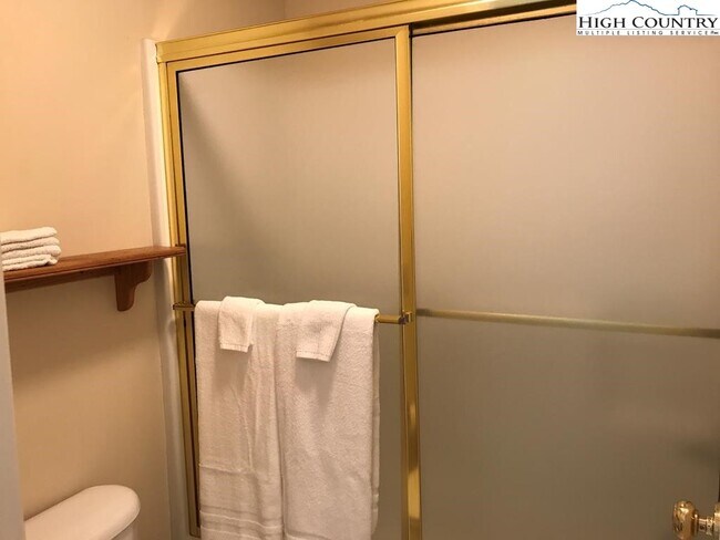 Foto del edificio - 155 Birkdale Ct