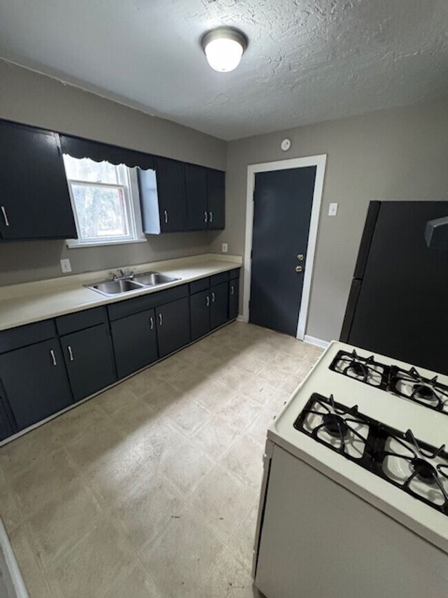 Foto del edificio - 3519 Weisser Park Ave