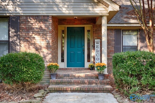 Building Photo - 404 Cloverleaf Dr