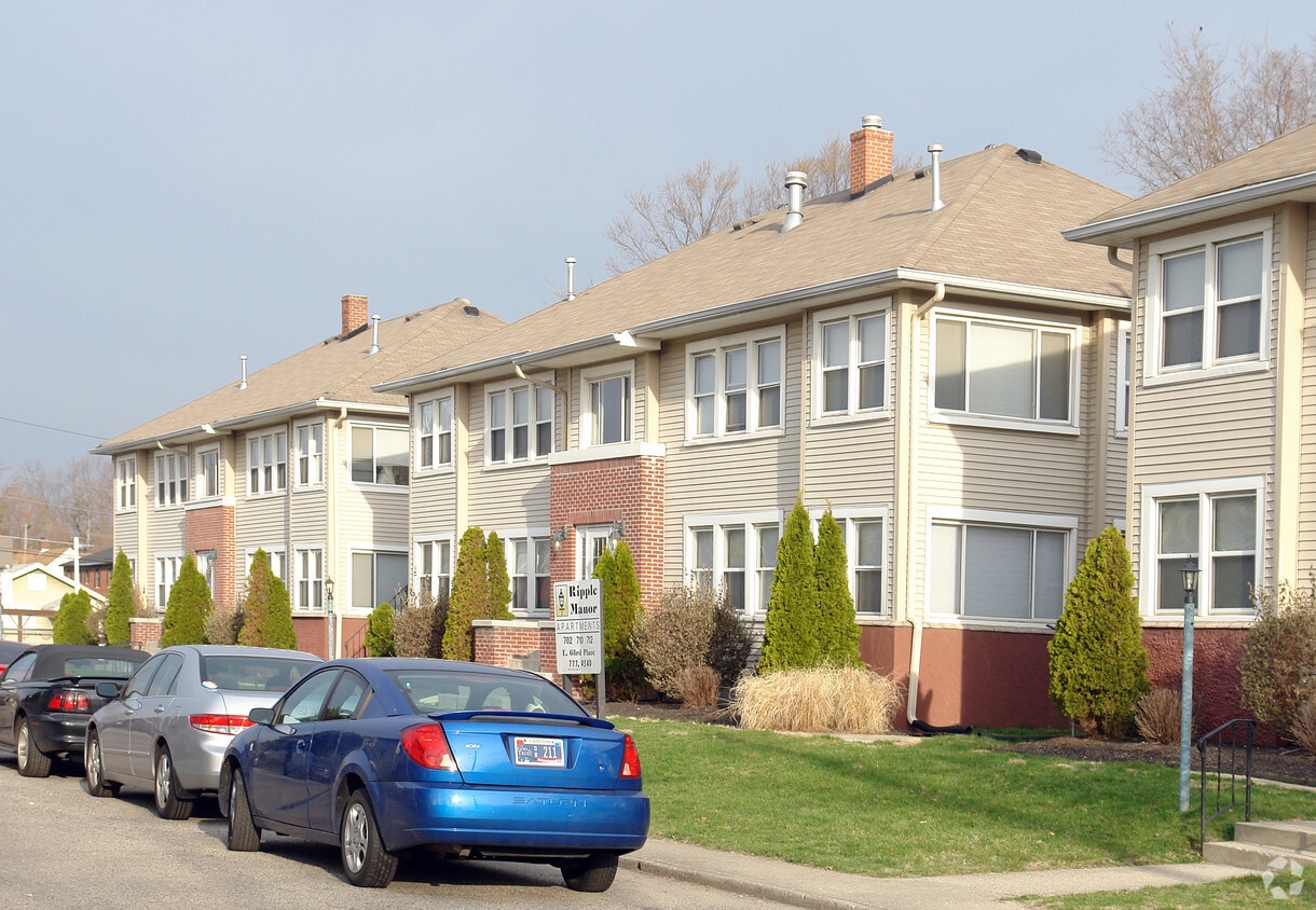 Broad Ripple Manor Apartments in Indianapolis, IN