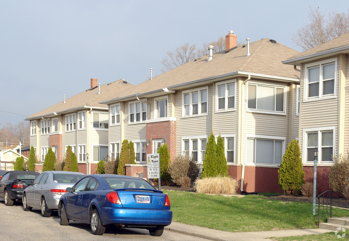 Primary Photo - Broad Ripple Manor