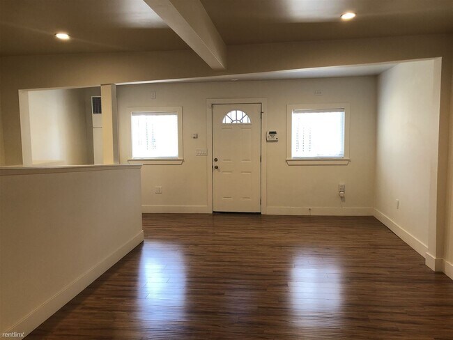 Foto del edificio - 3 br, 1 bath 4plex - 2100 Market St #B
