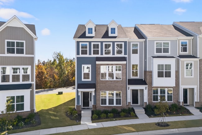 Building Photo - 315 Chesapeake Cmns St