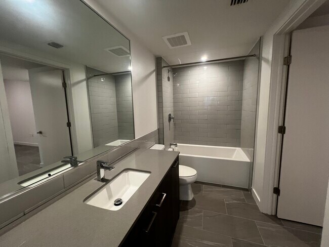Foto del edificio - 162 NE 23rd St