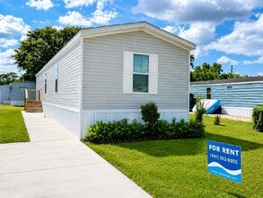 Building Photo - 151 Lakeside Garden Cir
