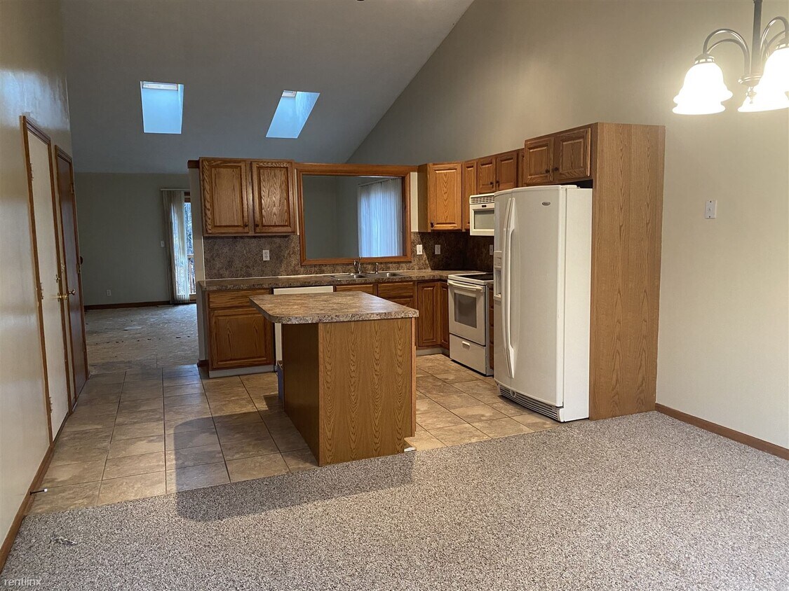 Foto principal - 60 Whispering Woods Dr