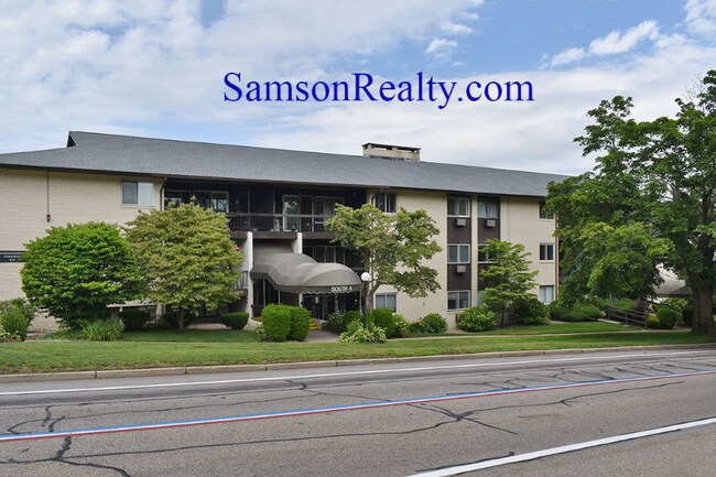 Building Photo - 400 Narragansett Pkwy