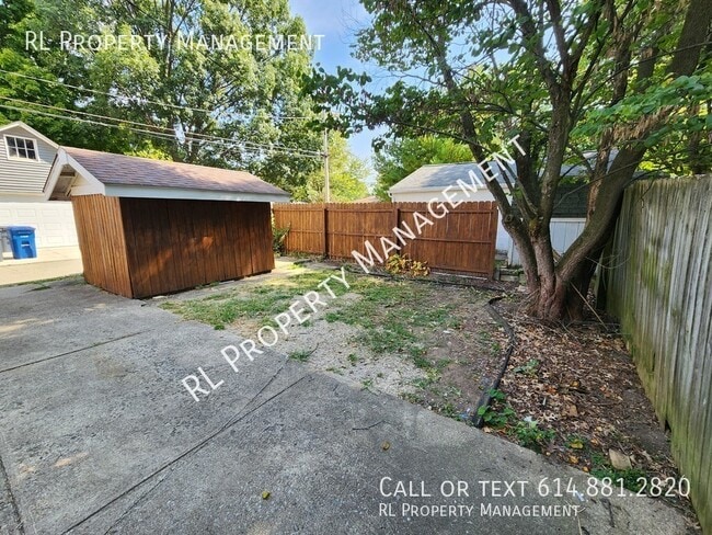 Building Photo - Charming 1 bedroom 1 bathroom apartment in...