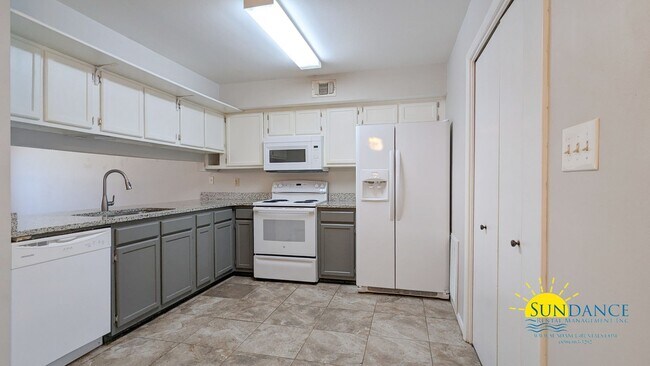 Building Photo - Nice 2 Bedroom Townhouse in Fort Walton