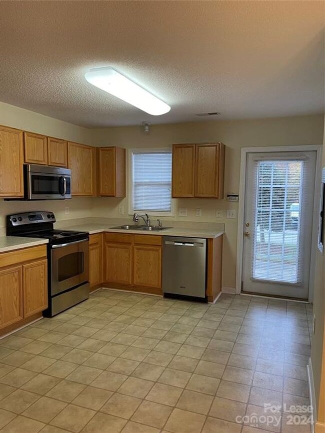 Photo - Spacious 2BR 2BA Townhome In Prime Location!