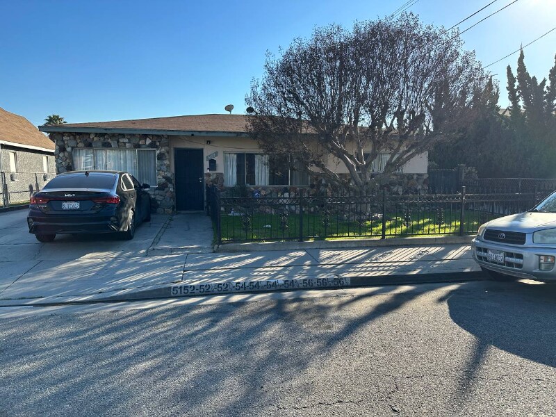 Foto principal - 5154 Santa Ana St