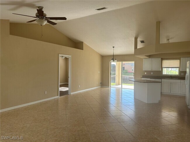 Building Photo - 2106 NW 9th Ave
