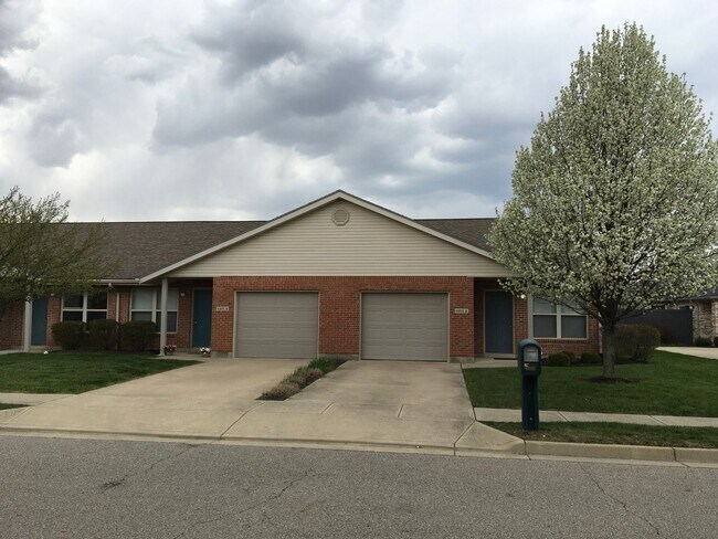 Building Photo - 2271 Shamrock Ln