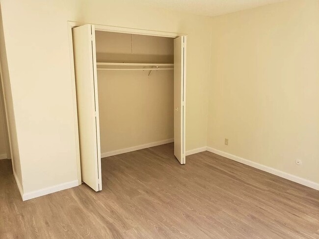 Foto del edificio - 1531-1533 Downing Avenue