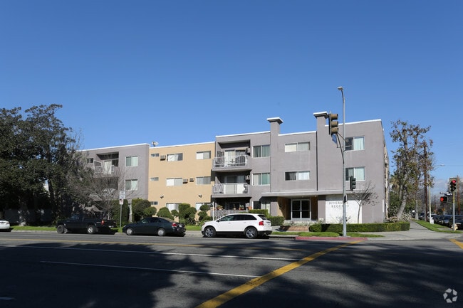 Building Photo - Riverside Regency