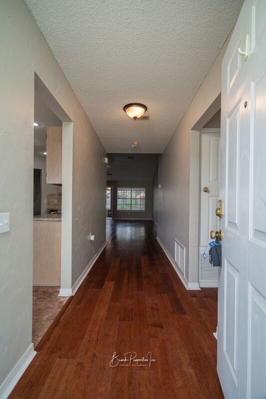 Foto del edificio - 5504 Shadow Grove Blvd