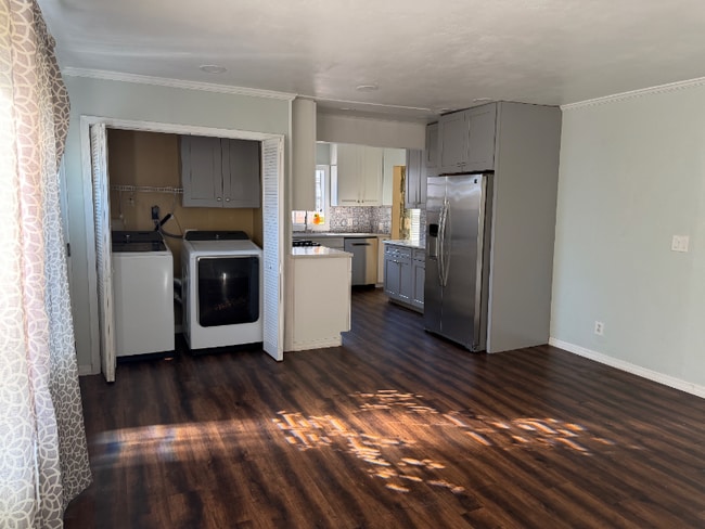 Building Photo - 1304 17th Ave N