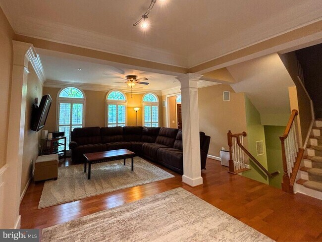 Foto del edificio - 8006 Reserve Way