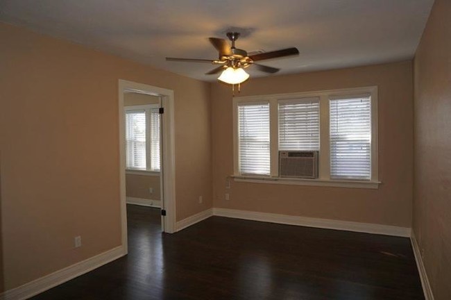 Building Photo - 1 Bed 1 Bath Briargate Apt Plaza District
