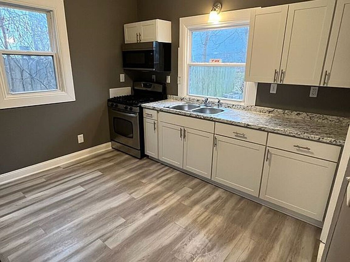 Foto principal - 239 Straight Ave SW