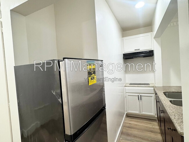 Photo - 1041 1/4 South Norton Avenue Apartment
