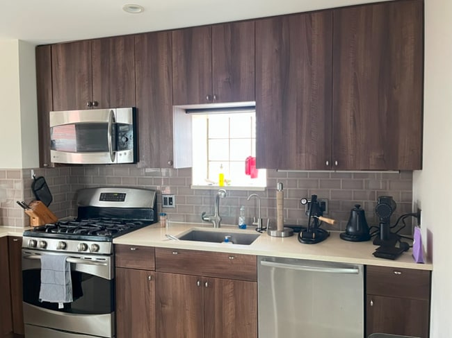 Building Photo - 2416 N Washtenaw Ave