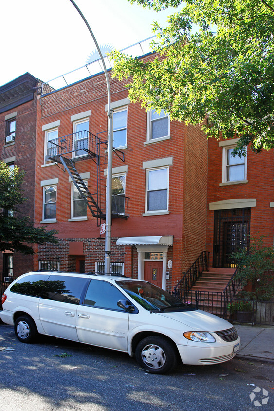 Building Photo - 228 Pacific St