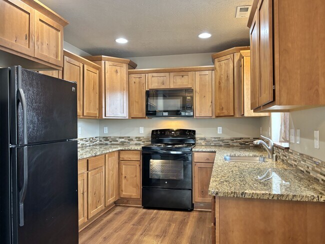 Foto del edificio - 8811 N Elm St