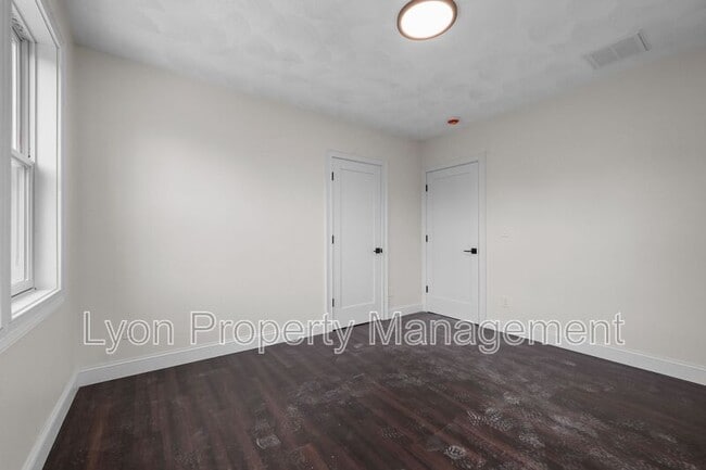 Building Photo - 183 Congress Ave