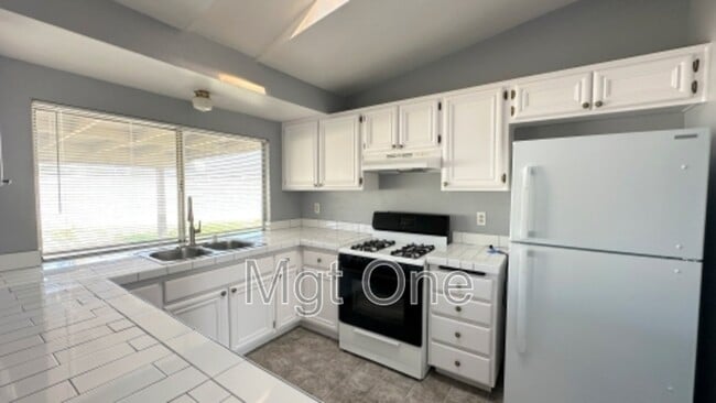 Foto del edificio - 12643 Gorham St