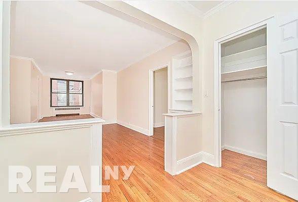 Primary Photo - 124 East 24th Street