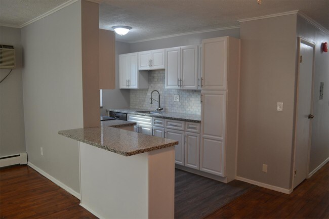 Building Photo - 3811 Ferdinand Pl