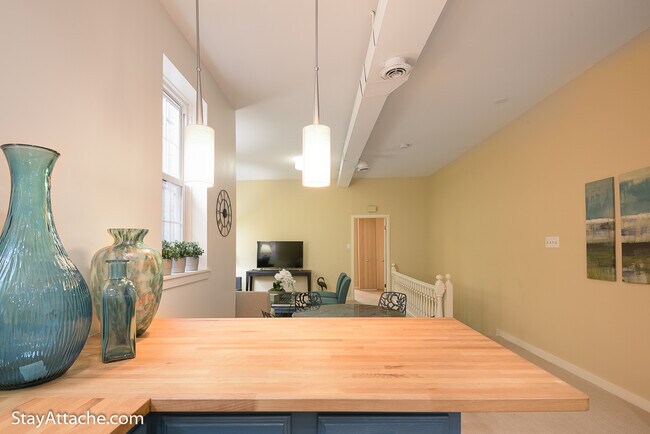 Building Photo - 1521 Corcoran Street NW Unit 2