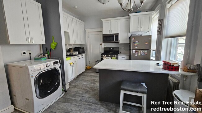 Foto del edificio - 72 Strathmore Rd