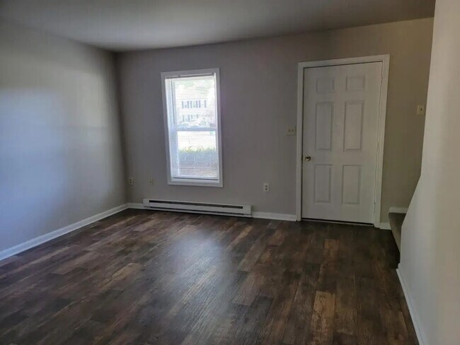 Foto del edificio - 694 S Cedar St