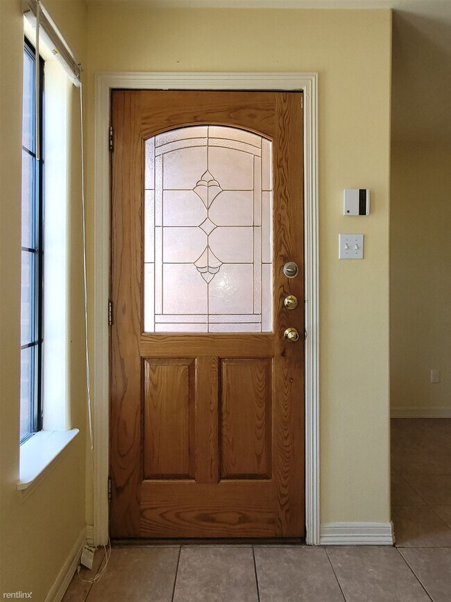 Foto del edificio - 2 br, 2.5 bath 4plex - 1402 W Kiwi Ave 2
