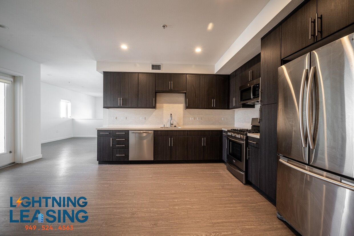 Foto principal - 11405-11405 Chandler Blvd