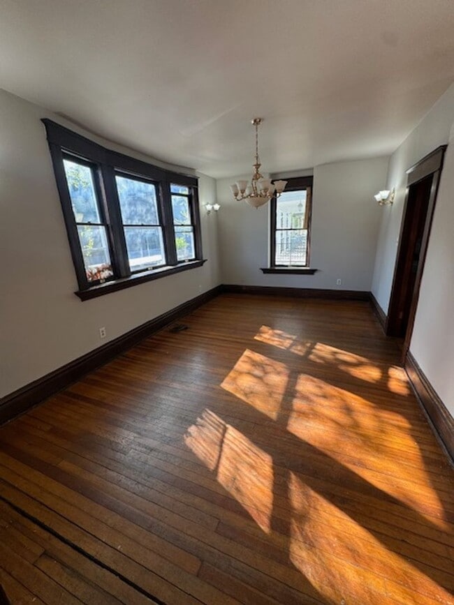 Foto del edificio - 901 W Main St