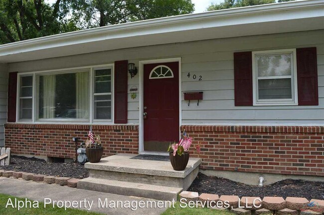 Building Photo - 3 br, 1 bath House - 402 Sunset