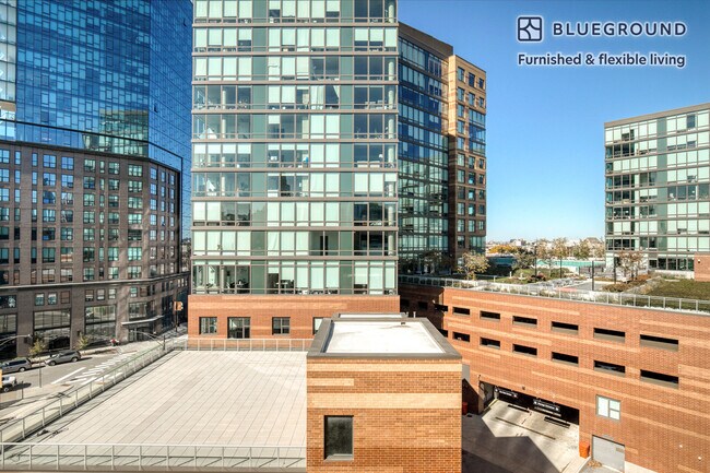 Building Photo - 713 N Milwaukee Ave