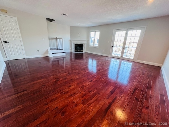 Foto del edificio - 130 Deer Hill Ave