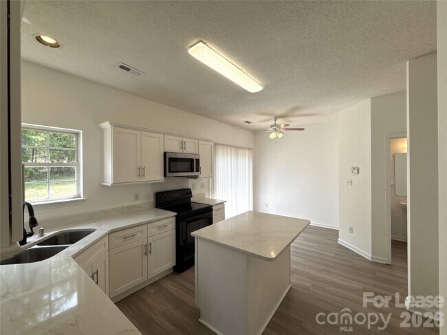 Building Photo - 1207 Joannas Ct