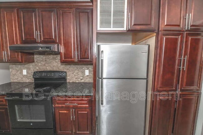 Photo - 1459 MacArthur Blvd Apartment