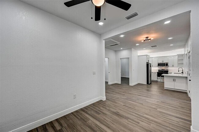 Building Photo - 1622 Ballard Park Dr