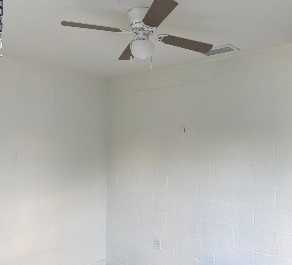 Foto del edificio - 904 E Lucas Ave