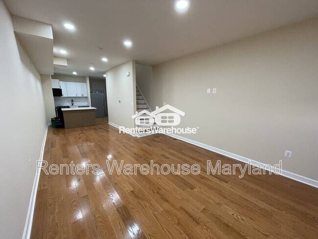 Foto del edificio - 921 N Patterson Park Ave