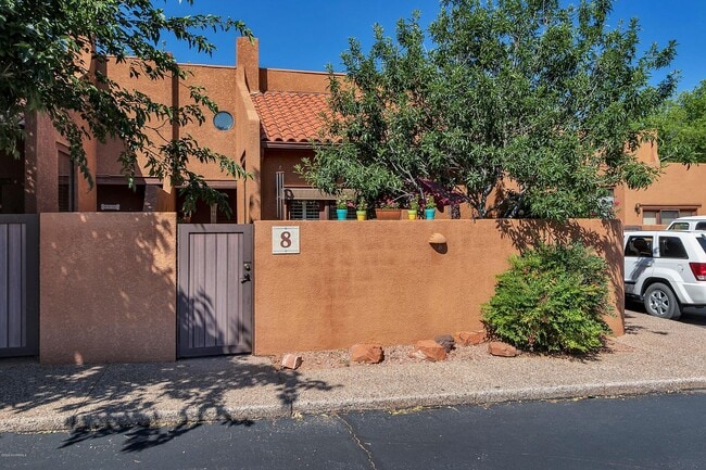 Building Photo - 165 Verde Valley School Rd