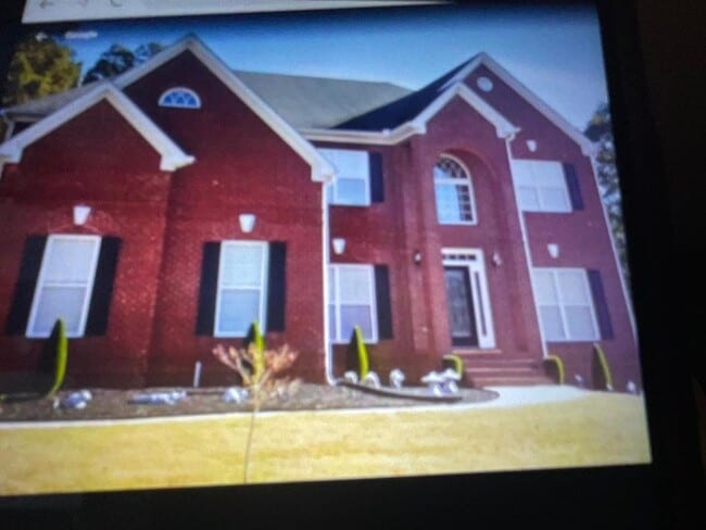 Building Photo - 1139 St Remy Way SE
